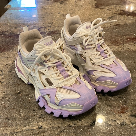 Balenciaga tennis shoes - Picture 1 of 6
